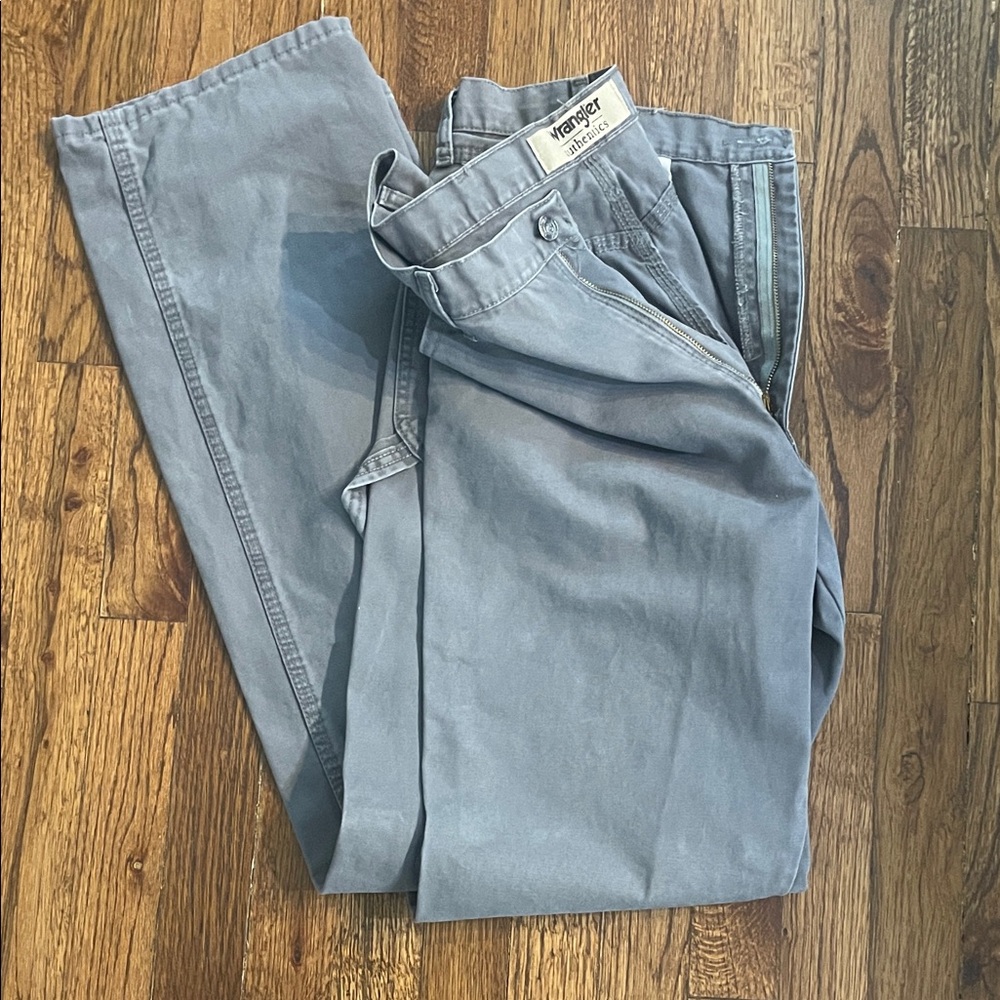 Wrangler Men's Classic Gray Chinos